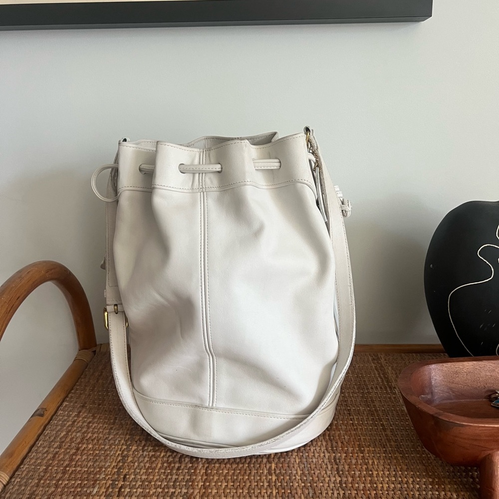 Coach vintage bone white cinch closure bucket bag